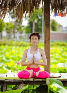 Read more about the article Hướng dẫn tập thiền đúng cách trong Yoga cho người mới bắt đầu