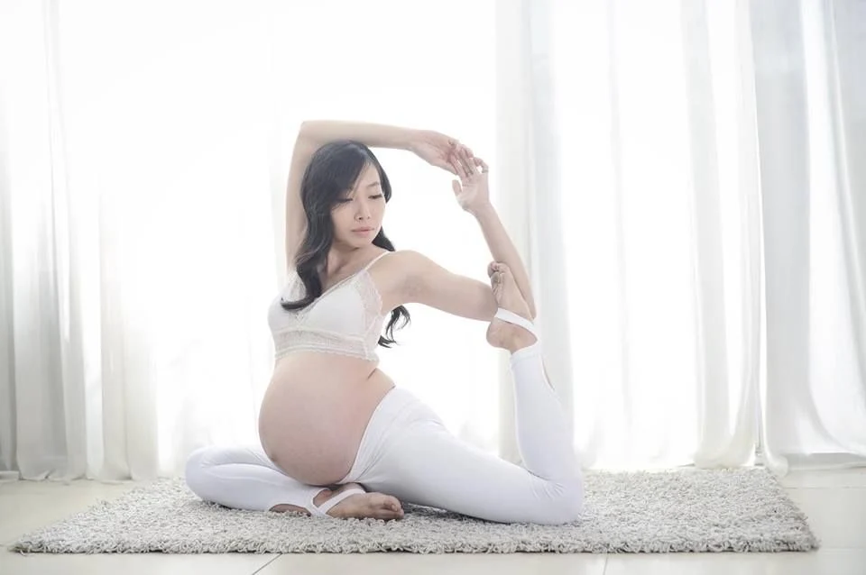 Những lưu ý khi tập yoga cho bà bầu 3 tháng giữa thai kỳ